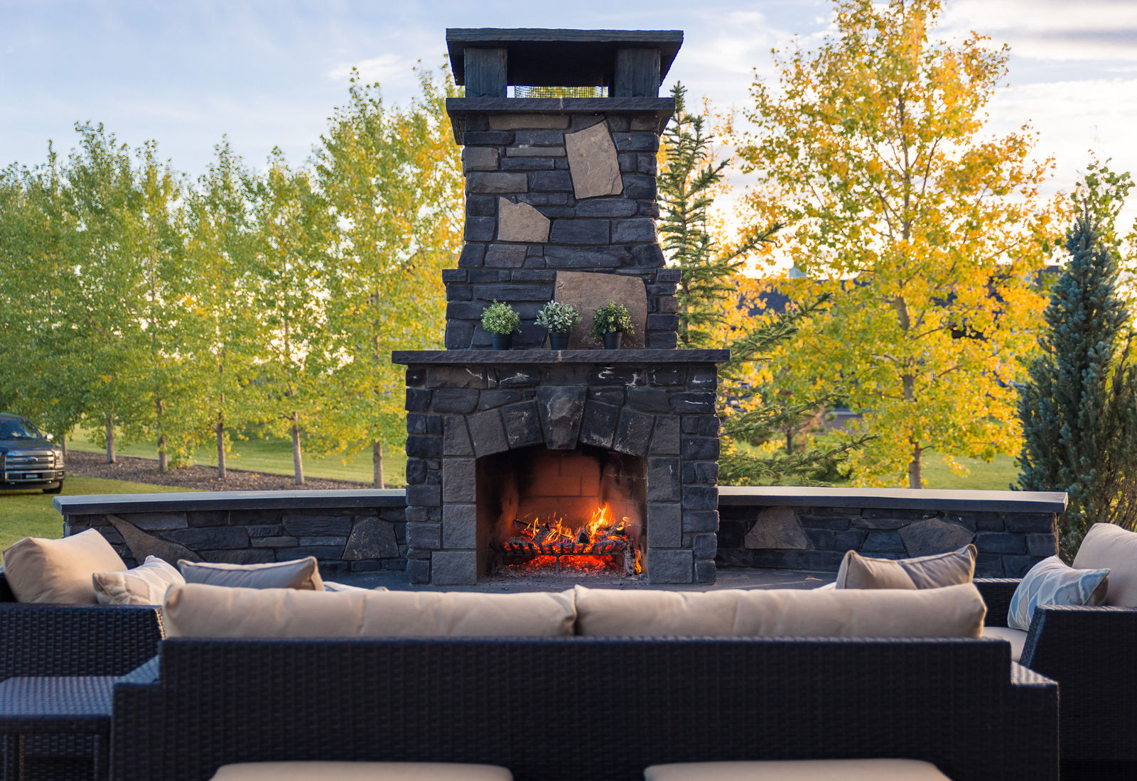 Outdoor Kitchens & Fireplaces